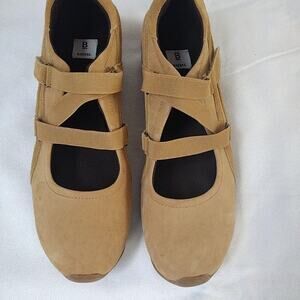 Bakers Mary Jane Shoes Womens Size 10 Beige Leather Hook Loop Comfort Walking